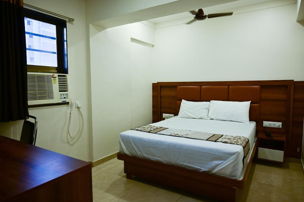 ת'יין Hotel Diamora Residency מראה חיצוני תמונה
